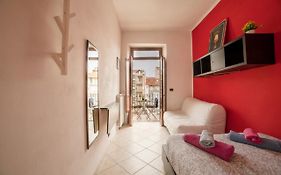 Cozy Room Stanza Close City Center In A Family House Stanza In Appartamento Condiviso Noi Viviamo In Casa Stanza In Affitto